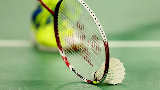 Features of badminton rackets